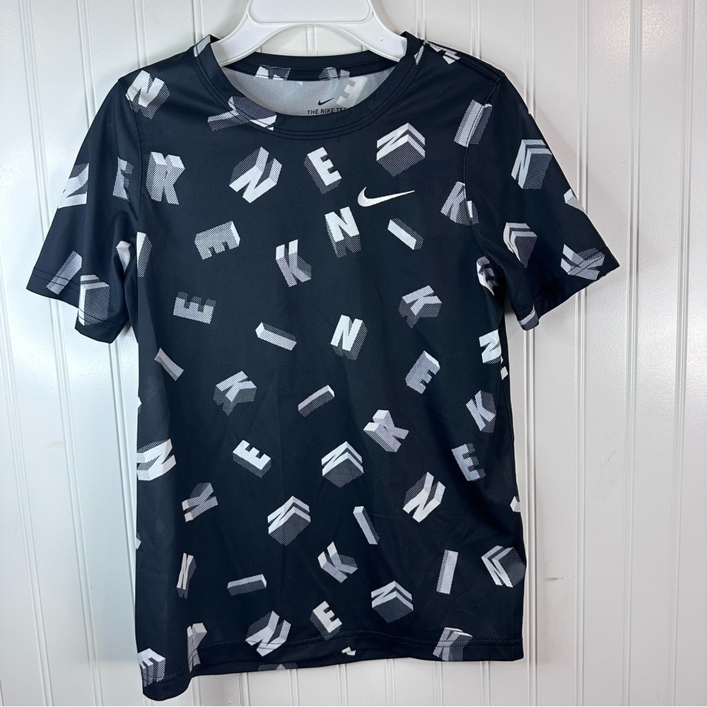 NWT Nike Boys Size Medium Dri-Fit Graphic Tee - Black & White